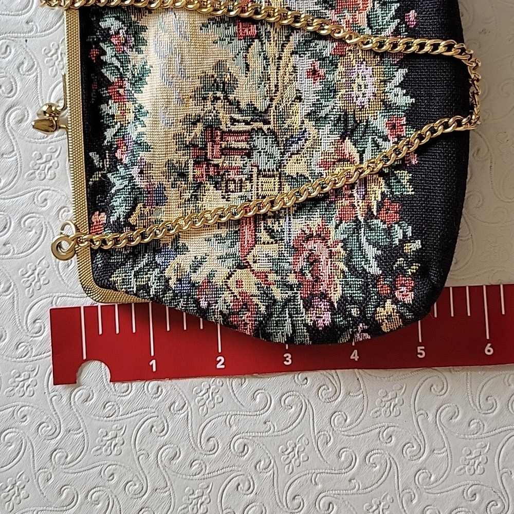 Vintage purse multi color with gold chain - Picture 12 of 12